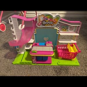 Shopkins market.